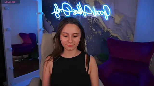 צ'אט XXX בשידור חי של TinyNatalie