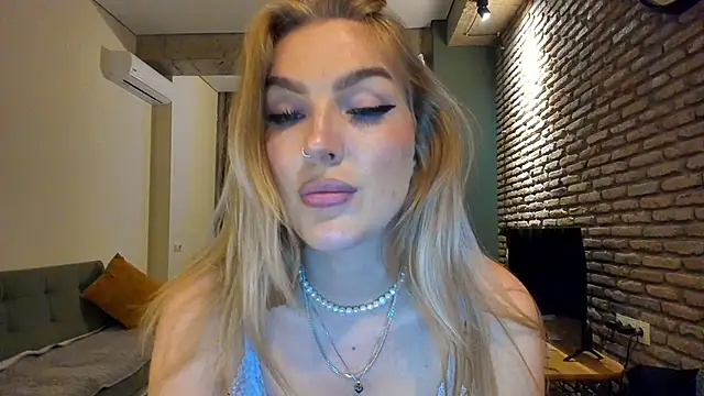 fifteenpoemn Live XXX chat