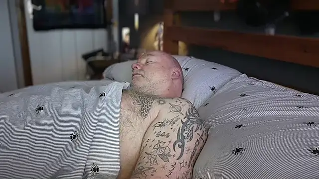 Tattooed_Dilf_01's Live XXX Chat
