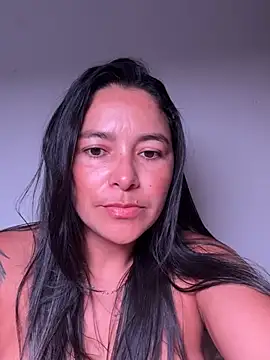 sophie_1_ Adlı Modelin Canlı XXX Sohbeti