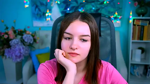 KellieBanshe Adlı Modelin Canlı XXX Sohbeti
