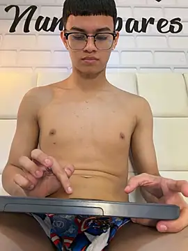 Apolo_jonnes élő XXX-chatje