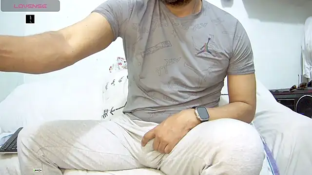 bruce_bigg – Naživo XXX chat