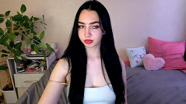 WildKittenX_'s Live XXX Chat