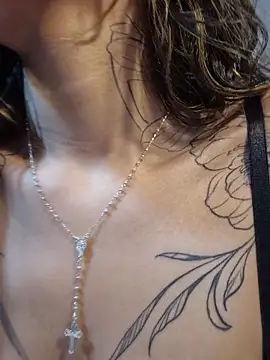 Mar_puentes' Live XXX Chat