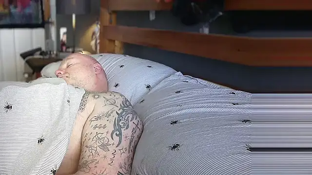 Tattooed_Dilf_01's Live XXX Chat
