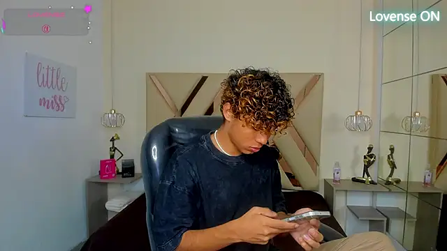 Anyelo_Twink's Live XXX Chat