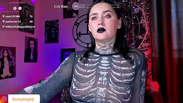 Chatroom XXX en direct de Emmybrightj_