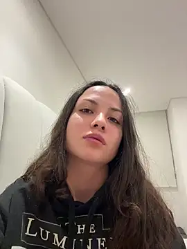 Megan_Rodrigo লাইভ XXX চ্যাট