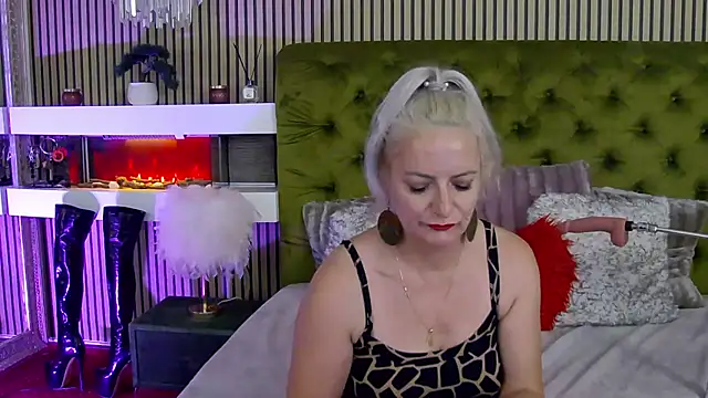 LadyTouch live XXX chat