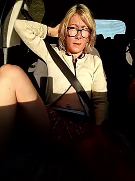 Timide_girl17 élő XXX-chatje