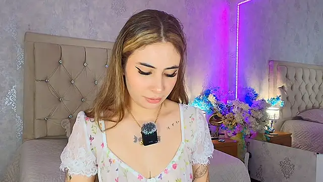 nini_love01 Chat XXX in diretta