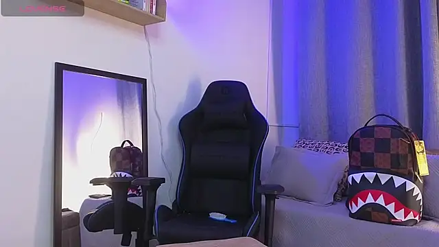ASHTON_HILS Chat XXX live