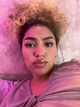 Chat +18 de Maddy_Beluci ao vivo