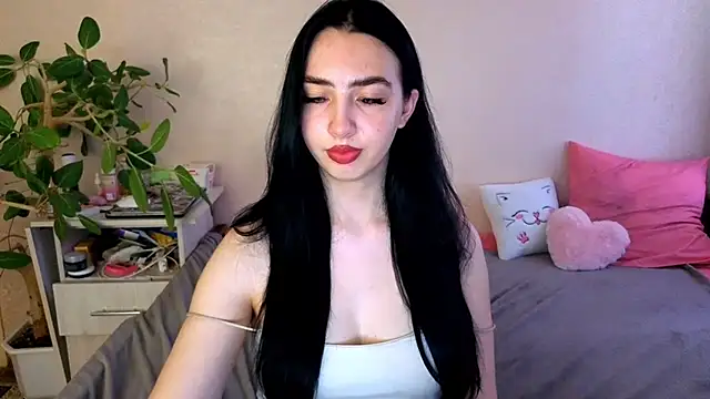 WildKittenX_ Adlı Modelin Canlı XXX Sohbeti
