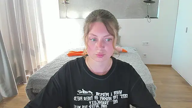 Kitkatvel élő XXX-chatje