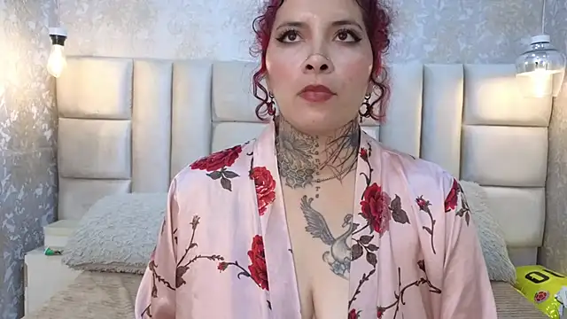 LadyMiaxn Live XXX chat