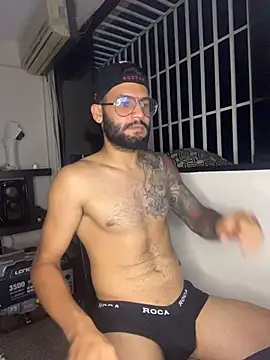 XXX chat uživo modela thedragonboyxxx
