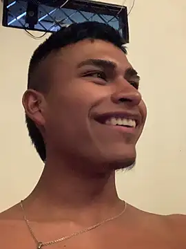 Emiliano_Reyes 라이브 XXX 채팅