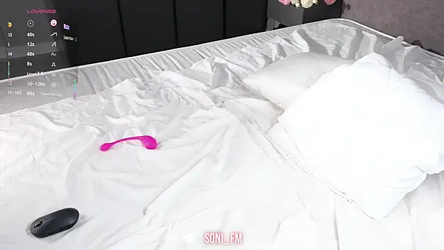 Sonidayn Live XXX chat