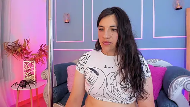 Chat XXX en directo de TaraTaylorr