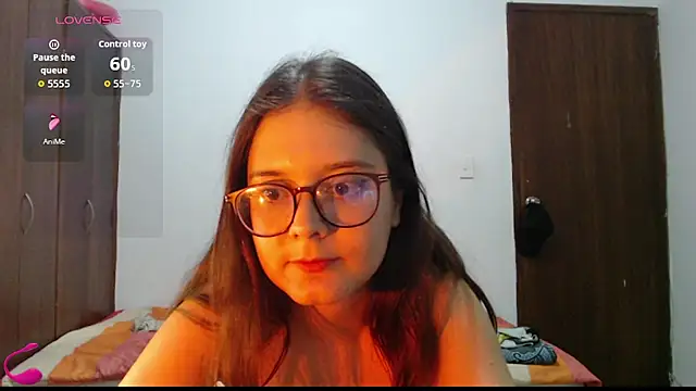 MadieeLorez Adlı Modelin Canlı XXX Sohbeti