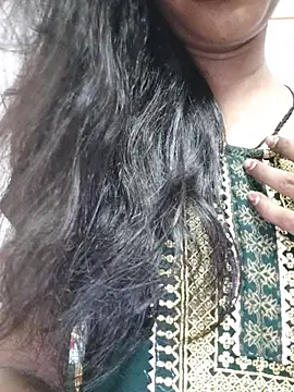 anjali2351 Adlı Modelin Canlı XXX Sohbeti