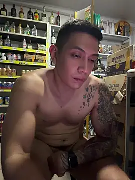OliverWest04 Chat XXX in diretta