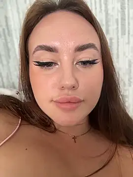 KiraSunshine Adlı Modelin Canlı XXX Sohbeti