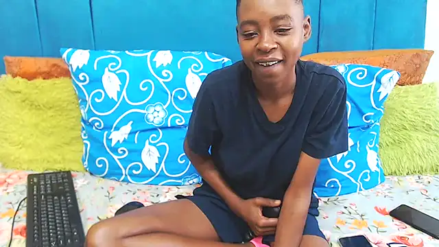 SweetSlenderChoc's Live XXX Chat