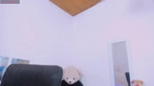 yarasweett_'s Live XXX Chat