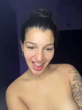 maar-1n Live XXX chat