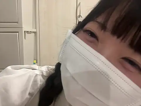 y-u-r-a-33's Live XXX Chat