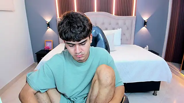 Tommy18__'s Live XXX Chat