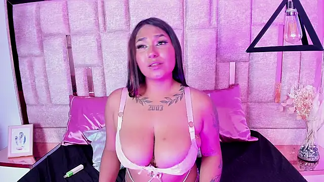 tinna_noan Live XXX chat