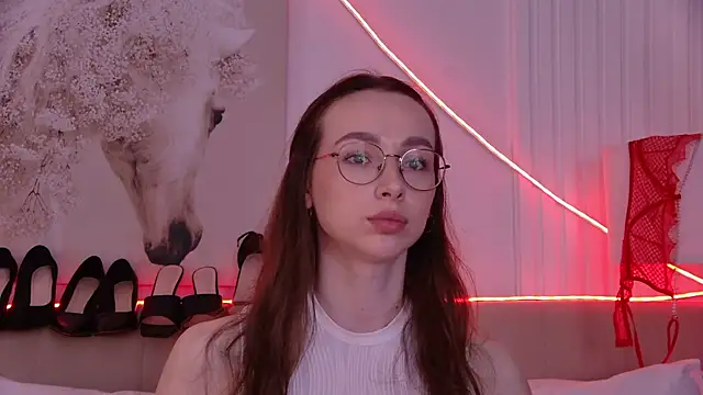 XXX chat uživo modela Emily_Simon