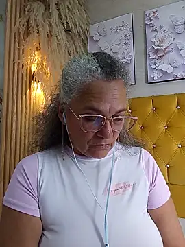 Misevien Live XXX chat