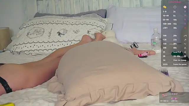 HelenHiss' Live XXX Chat
