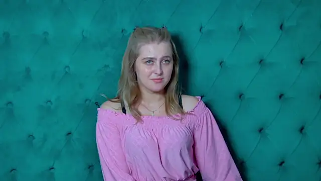 XXX chat uživo modela EllaBells