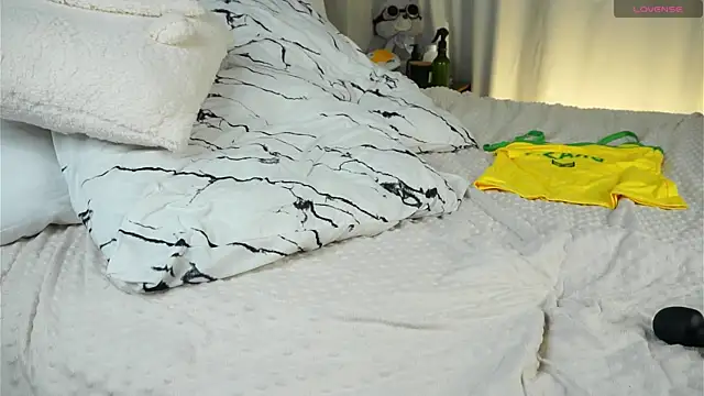 QueenieGitt live XXX chat