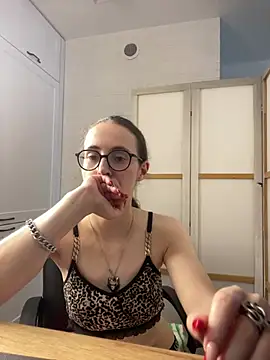 MartiniiSelenna's Live XXX Chat