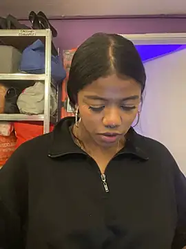 Ariana_roxe_ Live XXX-chat