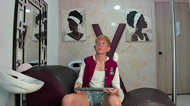 BLACK_AND_WHITET's Live XXX Chat