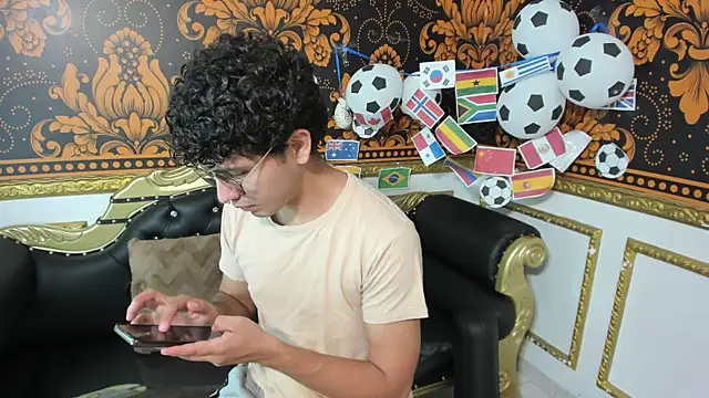 XXX chat uživo modela Alexis_Saray