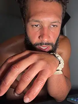 Chat +18 de HungStr8Lightskin ao vivo
