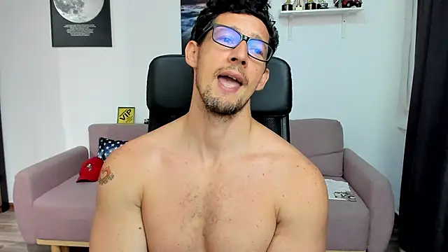 BrutusK08 Adlı Modelin Canlı XXX Sohbeti