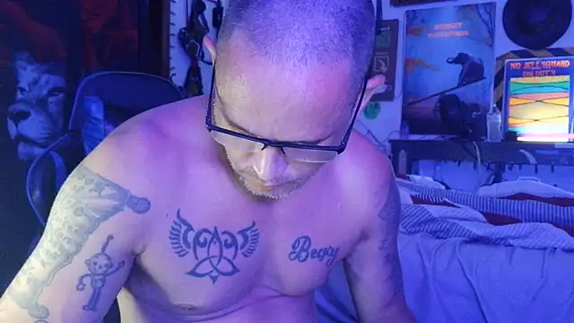 Buffshagswell live XXX chat
