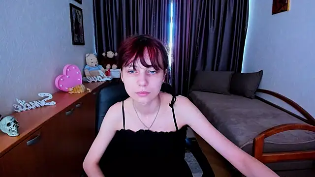 MiniLysii's Webcam Show