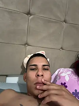 Chat +18 de LeiAaron1998 ao vivo