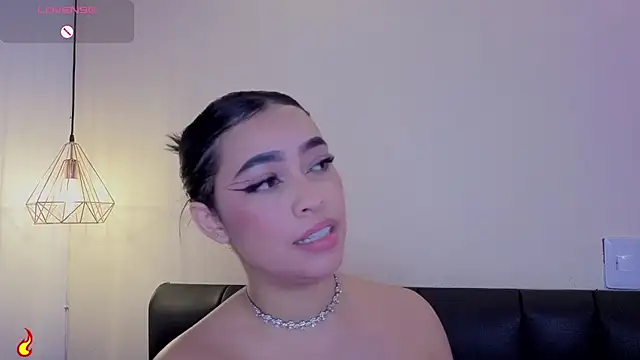 Chloe_monroee 现场XXX聊天